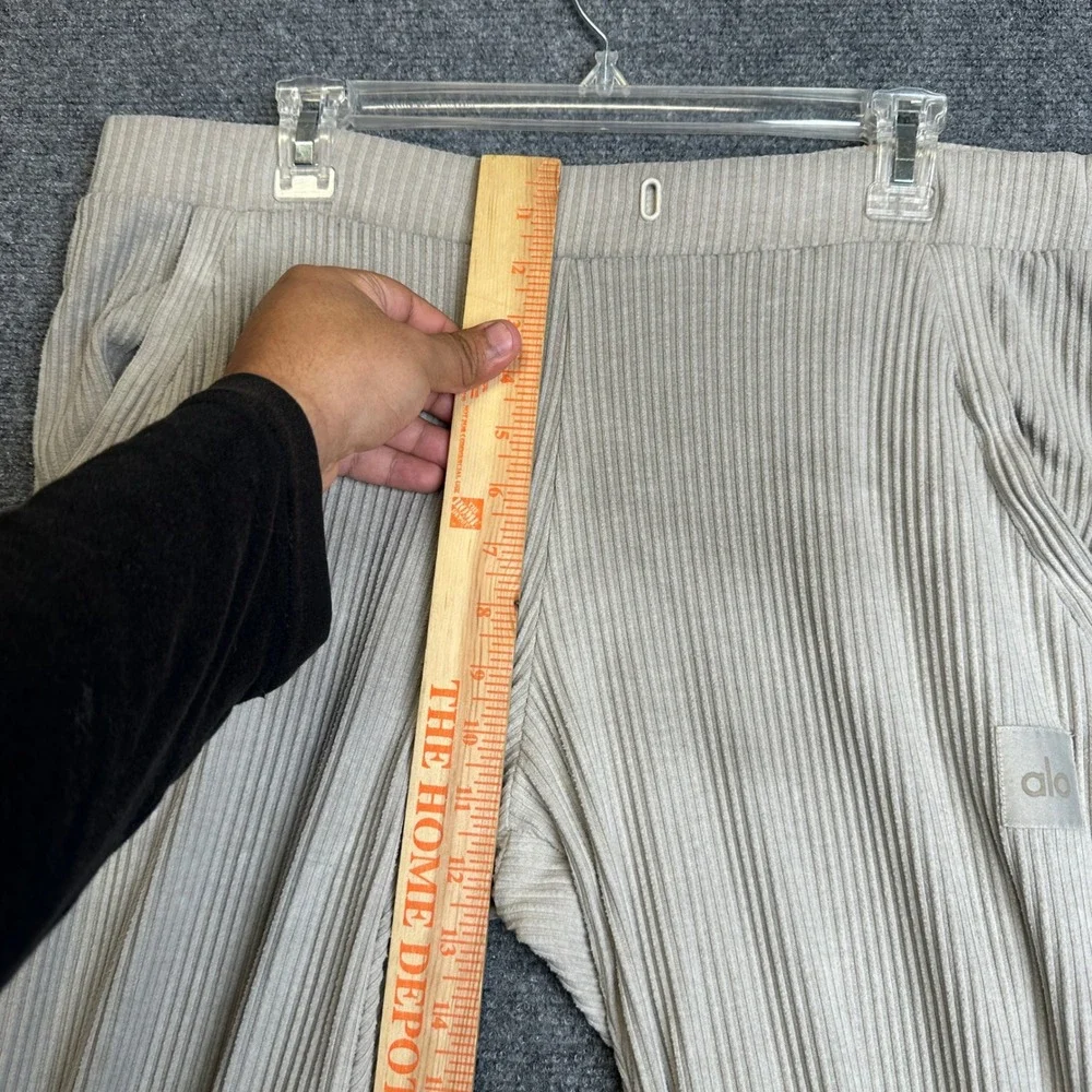 Alo Yoga Muse Ribbed Jogger Pants Womens Medium Bone White Loungewear Athleisure